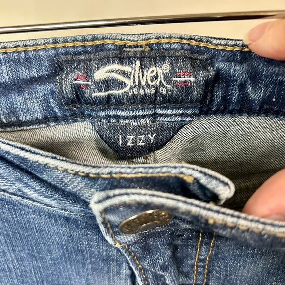 Silver Jeans Women’s Izzy Ankle Kicker Jeans Medium Blue Wash Size 29 x 26 EUC - Picture 4 of 9